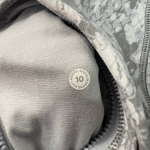 Lululemon Size 10 Hooded Define Jacket Gray White Nulu Camo‎ Starlight Hideaway - Picture 7 of 11